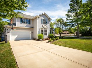 265 W Eggleston Ave, Elmhurst, IL 60126