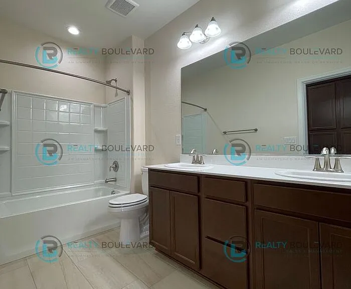 925 W End St — Photo 35