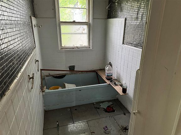 4th image of 2617 Avie Dr
