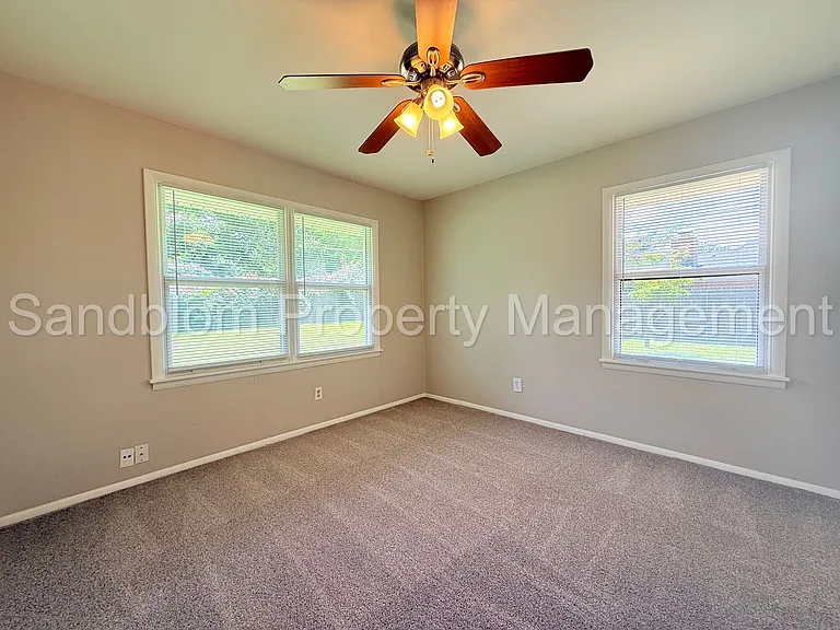 4534 E 39th St — Photo 19