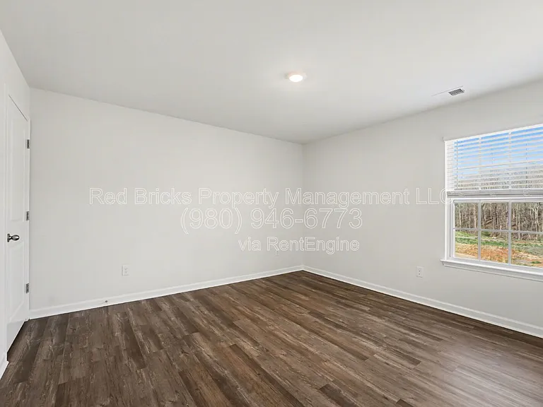 7847 Whispering Stream Dr — Photo 28