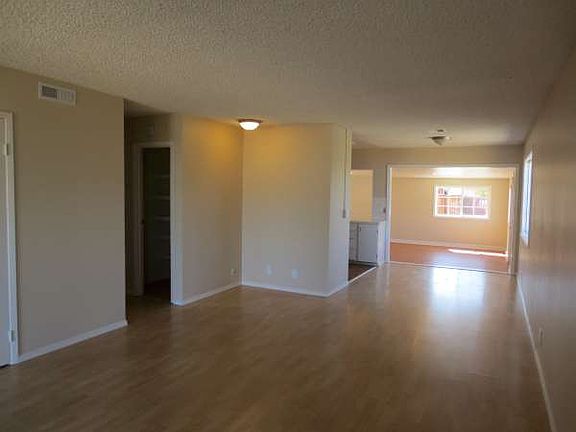 3rd image of 165 Elena Ct