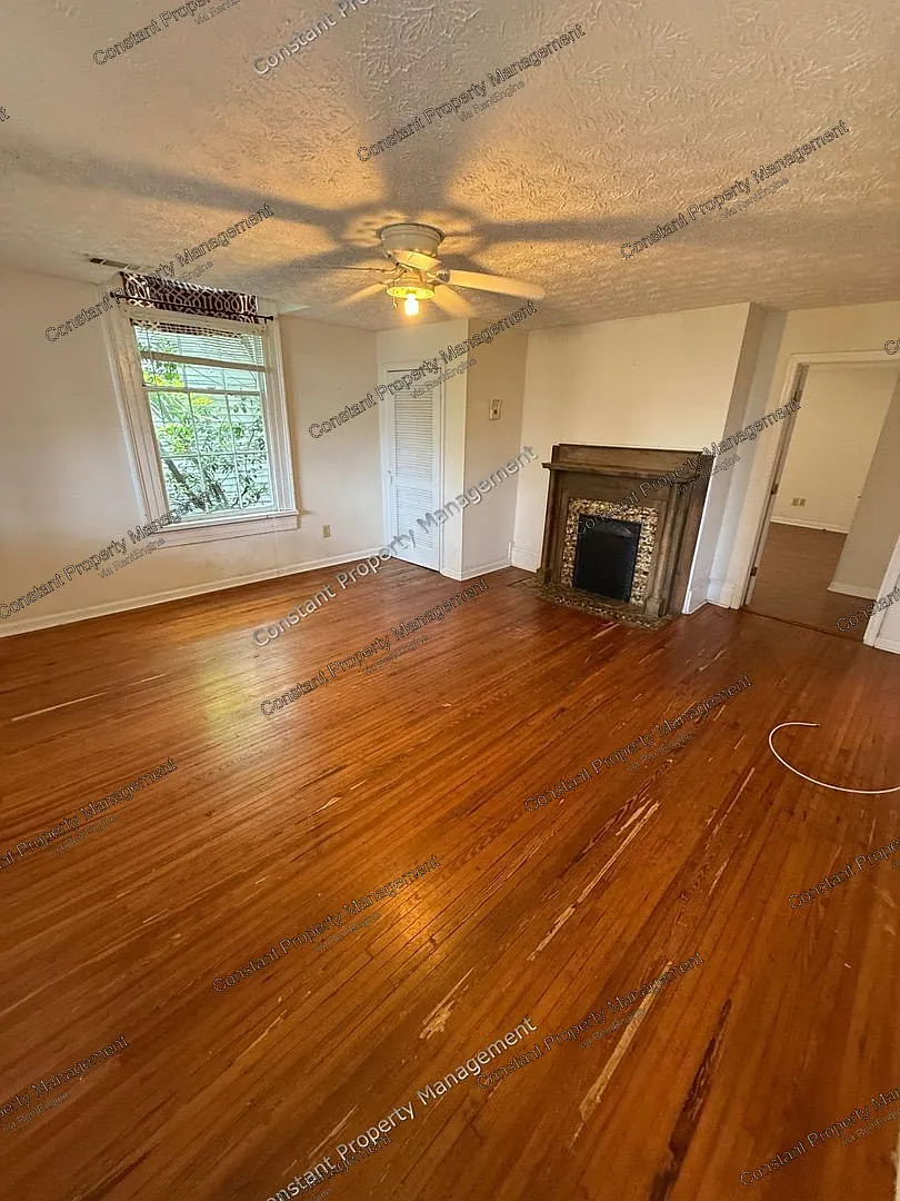 1 bed, 1.0 bath, $950 — Photo 2