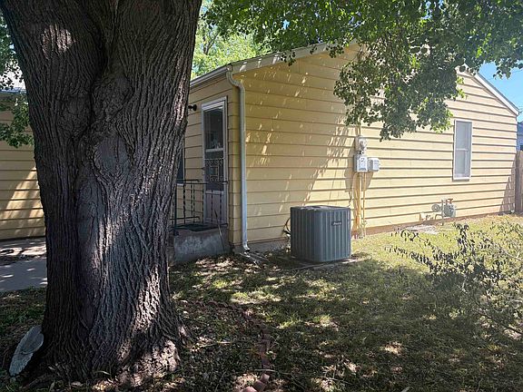 2nd image of 459 W 11th St