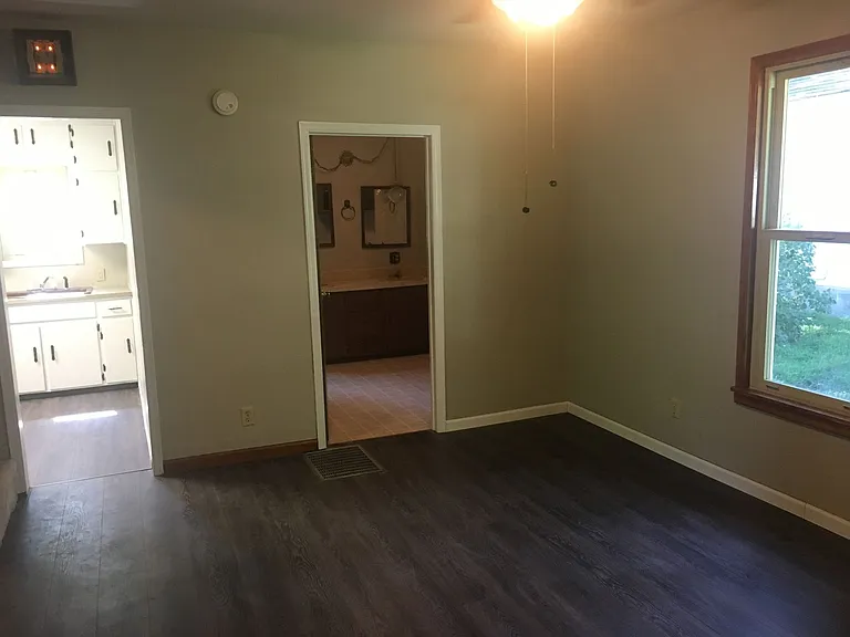 729 Main St — Photo 4