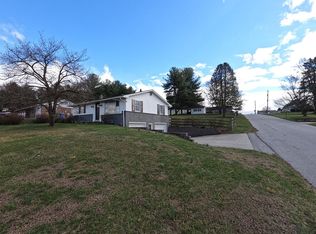 328 Shorbs Hill Rd, Hanover, PA 17331