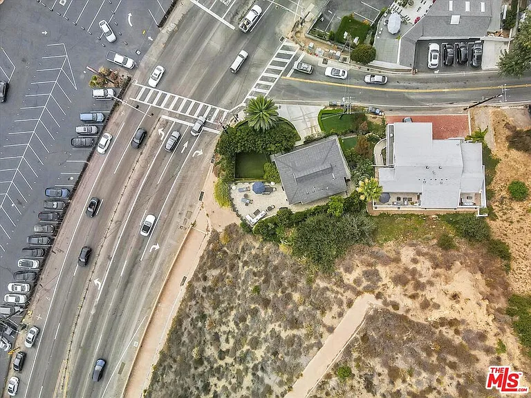 3966 Las Flores Canyon Rd — Photo 45