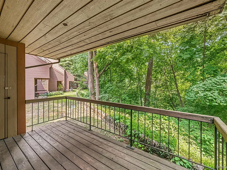 101 Eagle Bay Dr — Photo 20