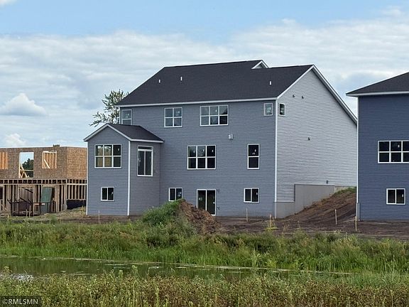 4th image of 1725 Meadows Dr NE