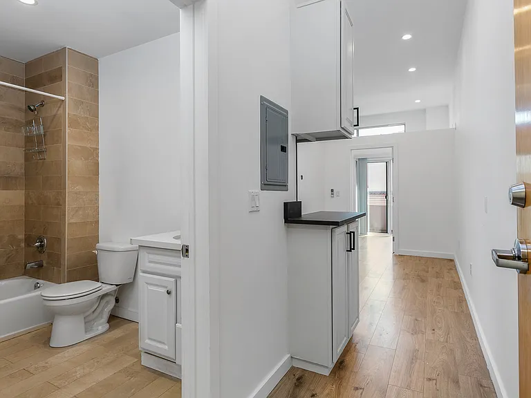 900 Wilshire Blvd #302 — Photo 1