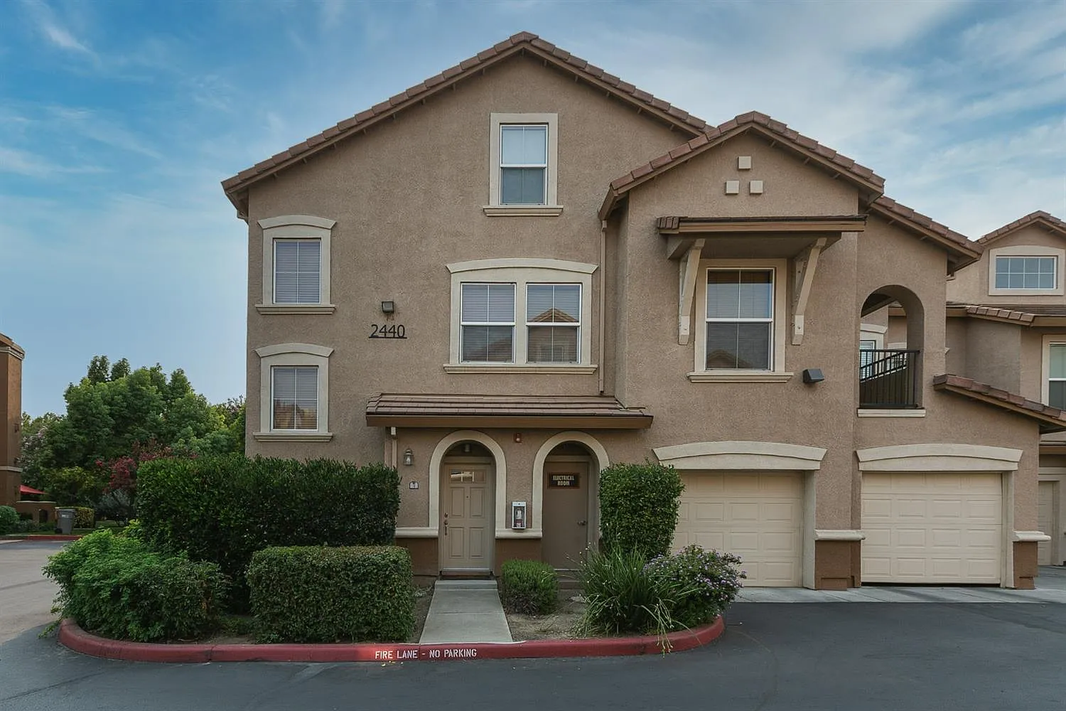 2440 Fontana St Unit 1 photo 1