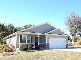 100 Stonegate Ct, Bedford, IN 47421