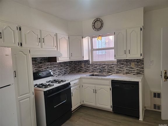 4th image of 84-64 161st St #1