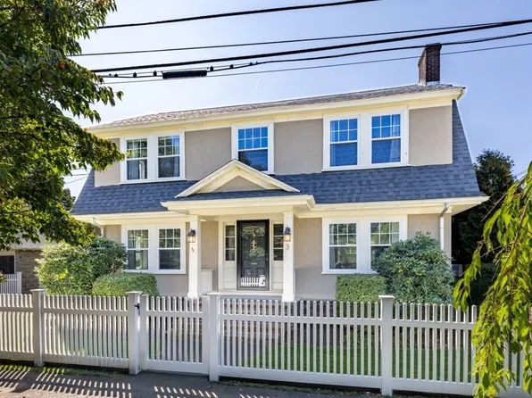 3 Avalon Rd, Milton, MA 02186