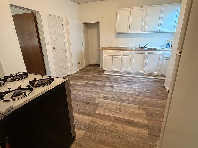 356 Maple St #2 — Photo 3