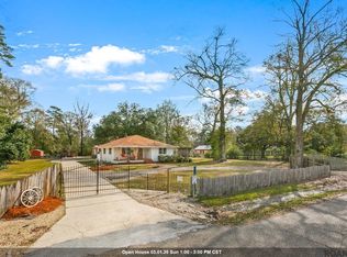 29306 Red Oak Dr, Walker, LA 70785