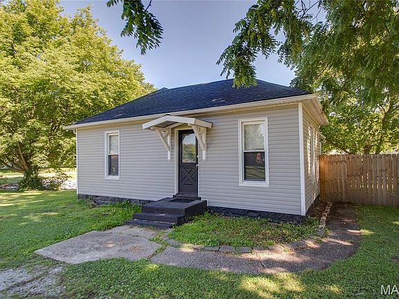 2nd image of 907 Voge St