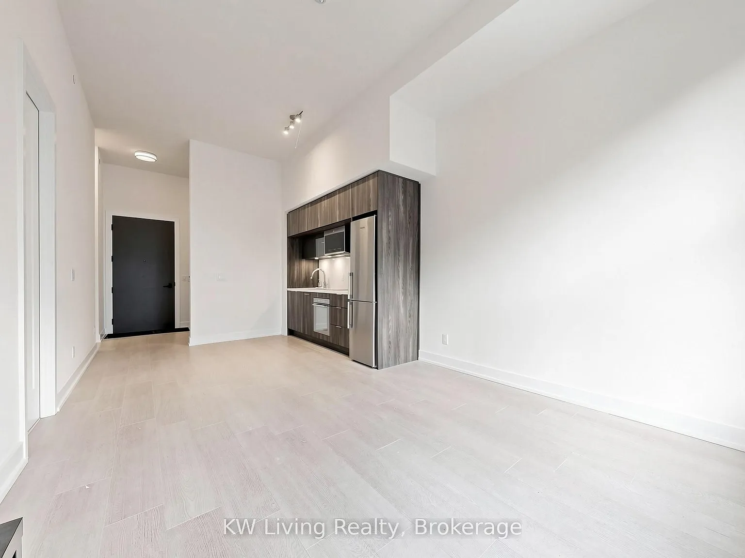 2 bed, $2,350 — Photo 4