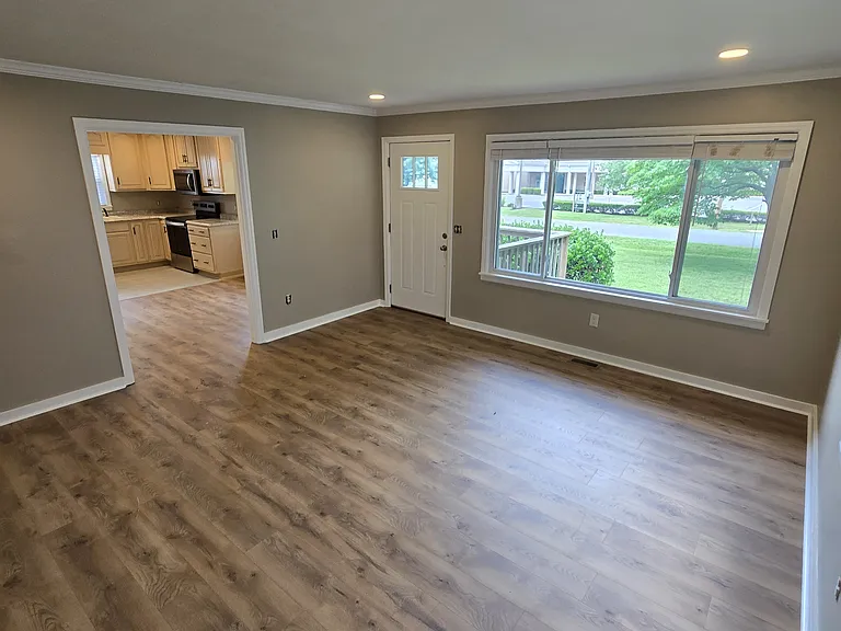 2922 Washington St — Photo 3