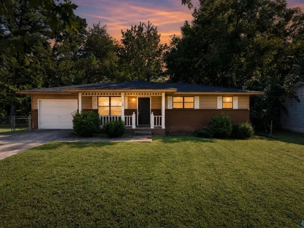 506 Eastbrook Cir NW, Huntsville, AL 35811