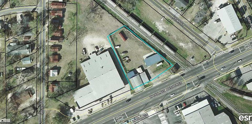 1st image of 906 W Hill Ave