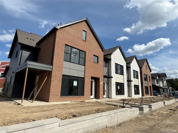 409 S Center St #28, Northville, MI 48167