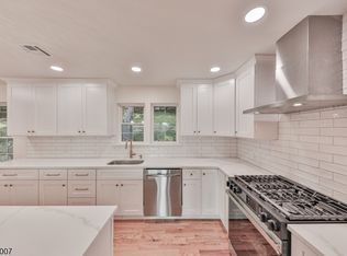 90 Chestnut St, Morristown Town, NJ 07960