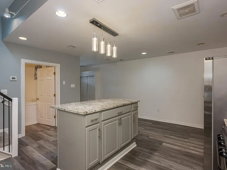 4616 Curtis Ave #B — Photo 5