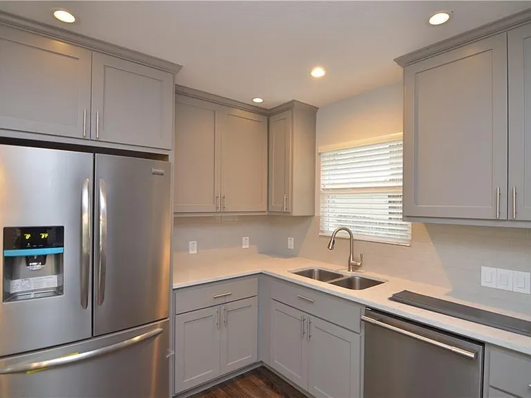1801 Maple Ave — Photo 4