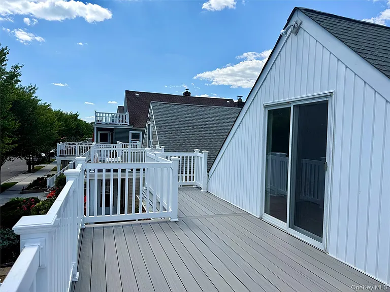 615 W Market St #UPPER — Photo 4