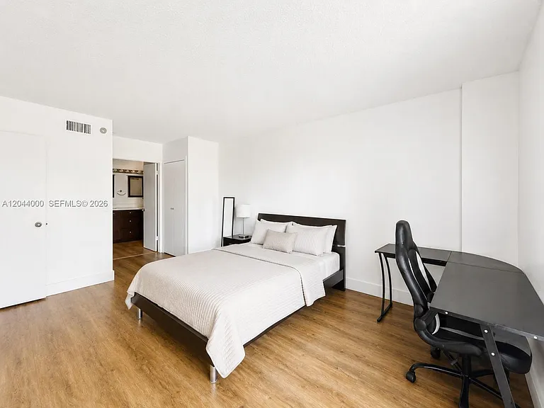 3300 NE 191st St #211 — Photo 7