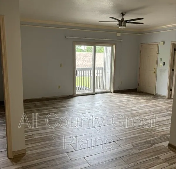 5206 Foster St #201 — Photo 2