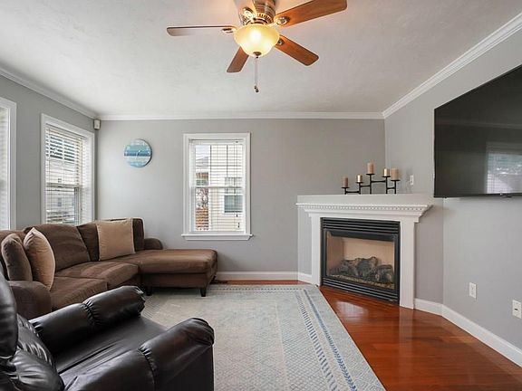 2nd image of 276 Winthrop St #276