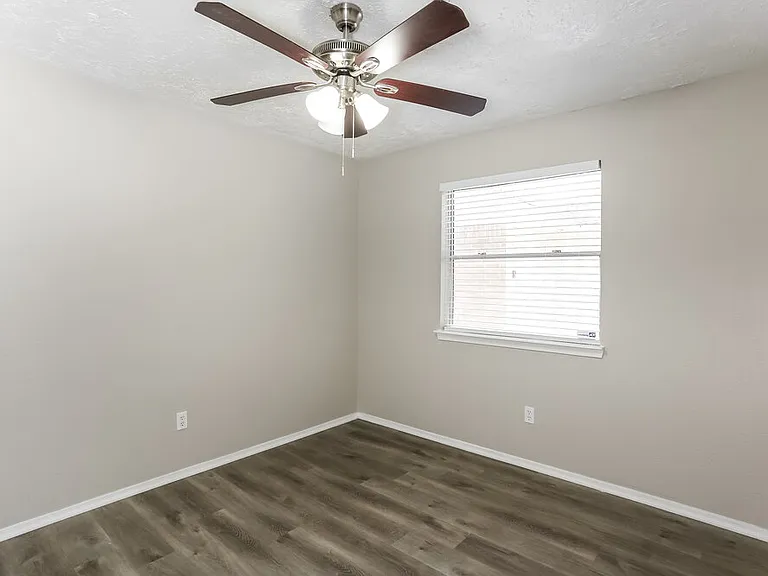 4218 Mohawk St — Photo 16