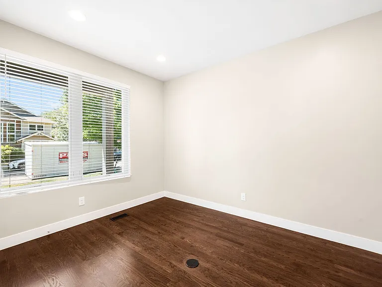 1751 W 40th Ave — Photo 14