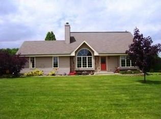 7712 Town Line Rd, Waterford, WI 53185