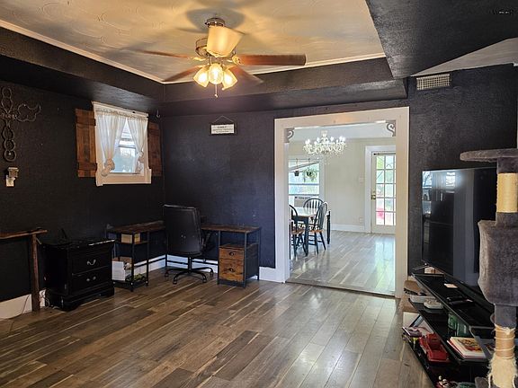 3rd image of 406 Park St