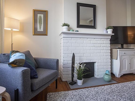 5th image of 3362 Frederick St