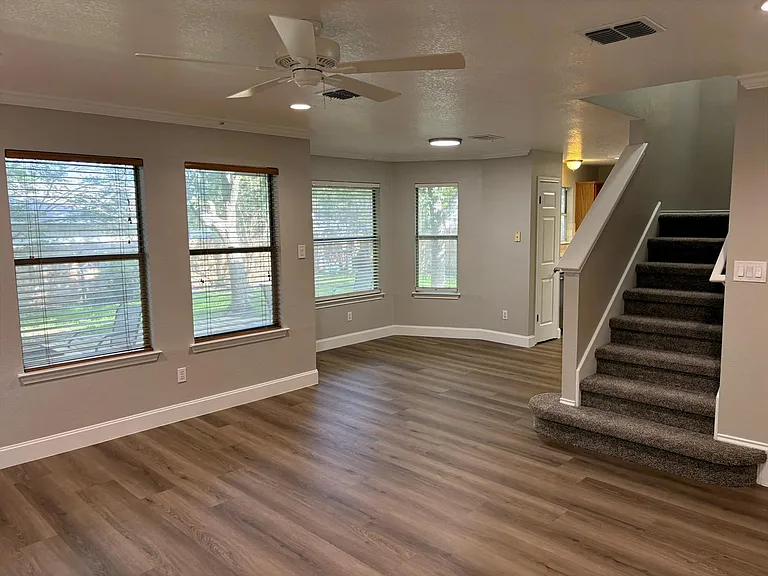 14707 Single Trce — Photo 9