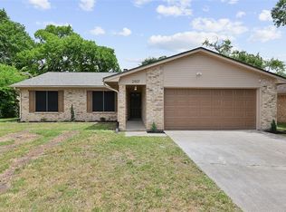 2907 Wildflower Dr, Bryan, TX 77802