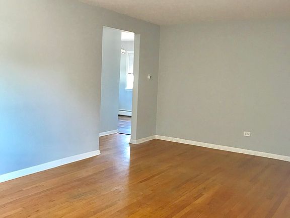 4th image of 5916 W Fullerton Ave #2R