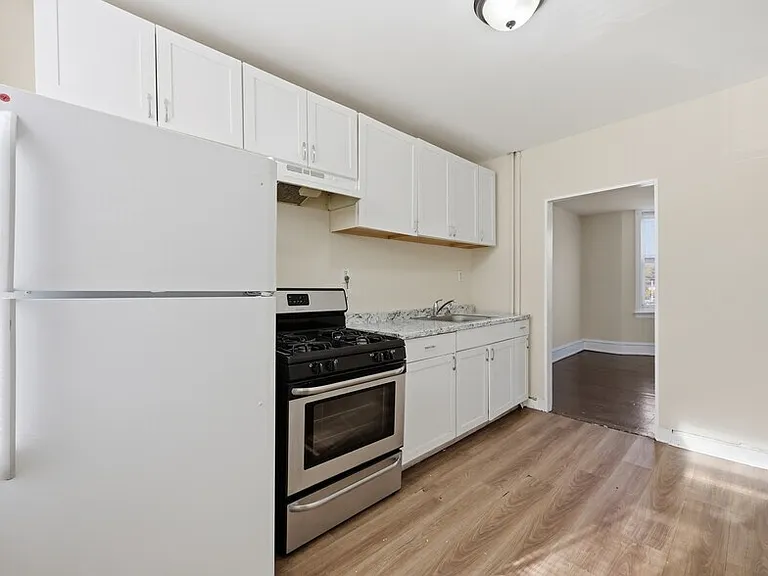 231 Cooper St #1 — Photo 3