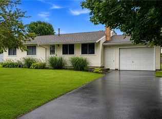 64 Apache Trl, Henrietta, NY 14467