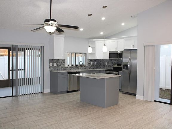 5th image of 11401 Waveland Way