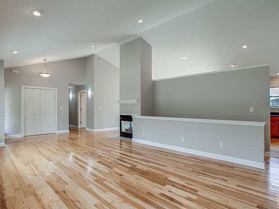 5th image of 530 Hildebrand St