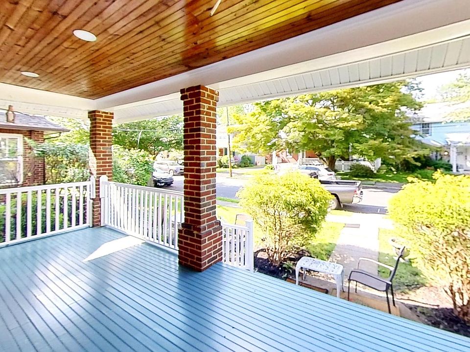 Porch (furnished)