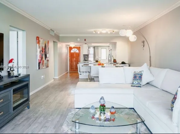 18555 NE 14th Ave APT 619, Miami, FL 33179