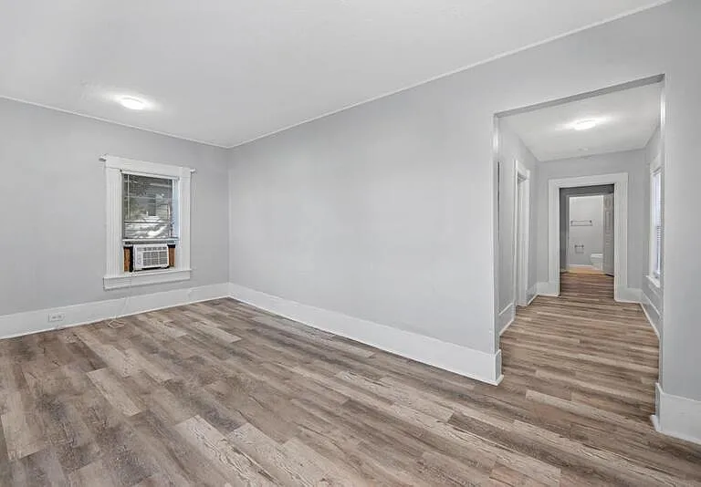 1648 W 36th St #1 — Photo 3