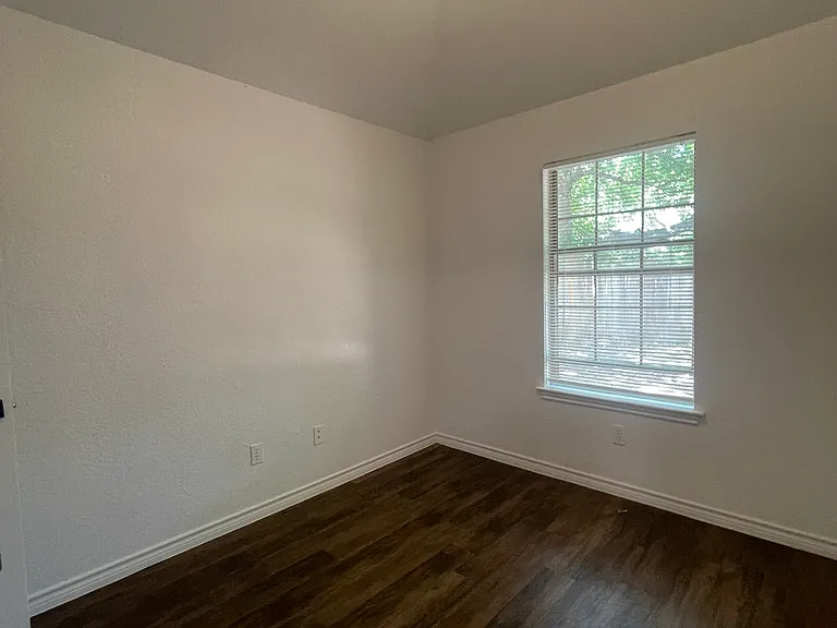 1808 Pearce Ct — Photo 7