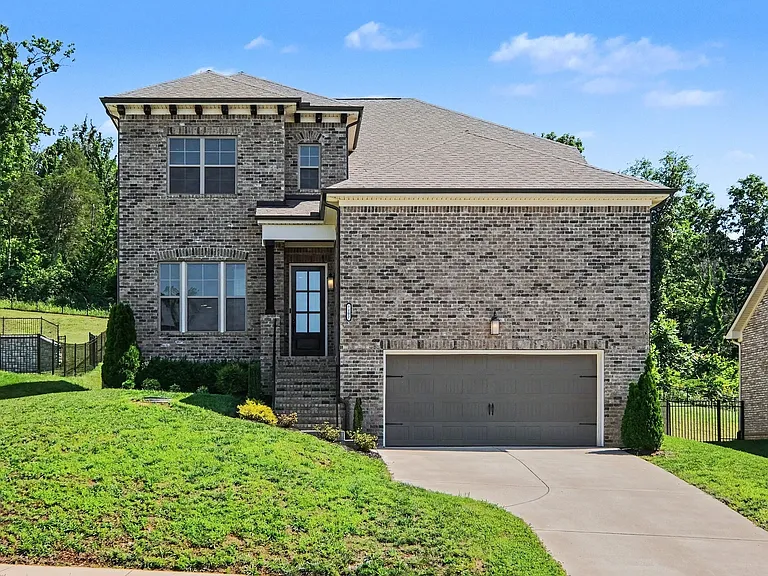7102 Big Oak Ln — Photo 1